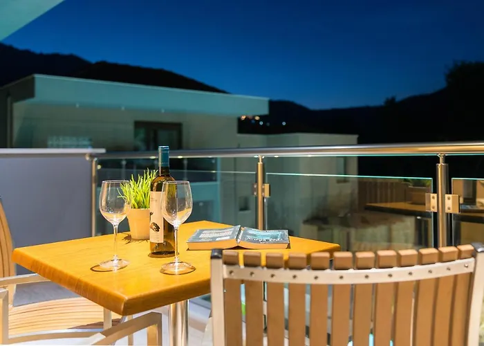 Mary's Luxury 克里斯阿穆迪亚