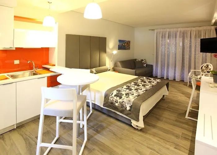 Mary's Luxury 克里斯阿穆迪亚